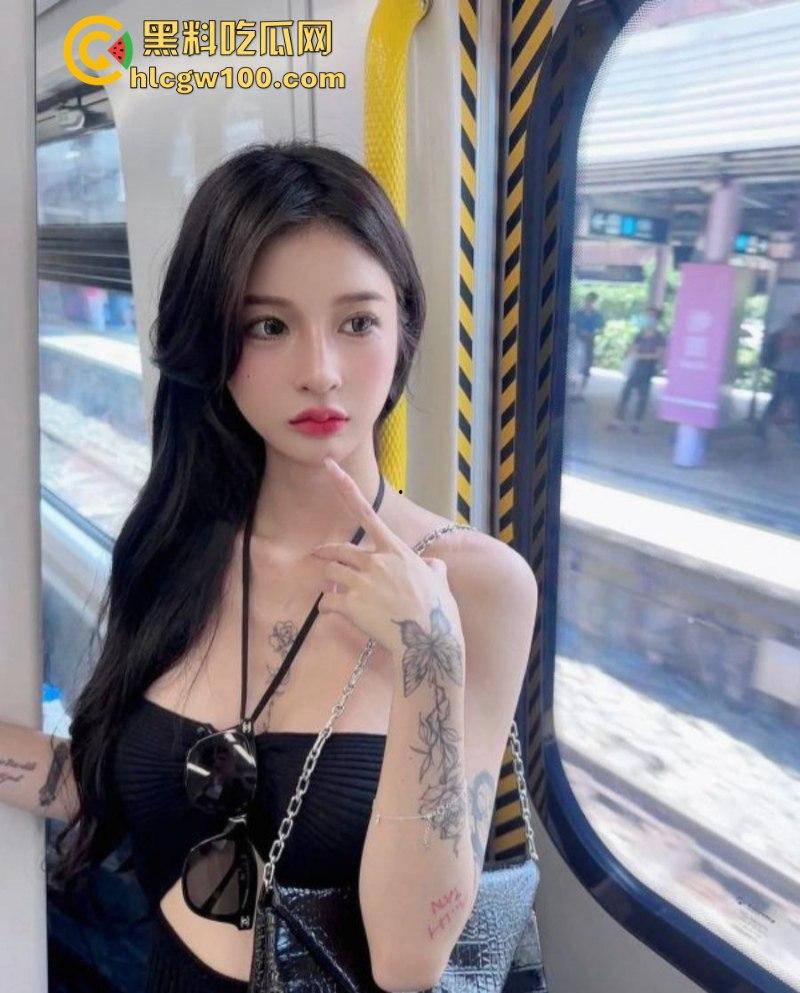 台湾人气网红【韩妮】不雅私密视频被人渣前男友泄露，外表高冷禁欲，背地里是个求操小母狗-6