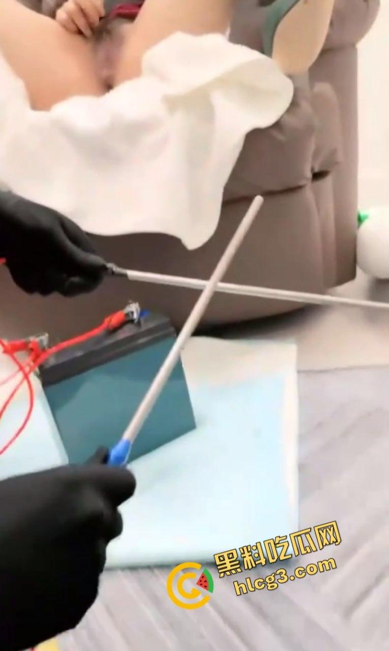 现代版十大酷刑之电击鲍鱼 电击调教黑丝高跟少妇 抽搐淫叫根本停不下来！-1