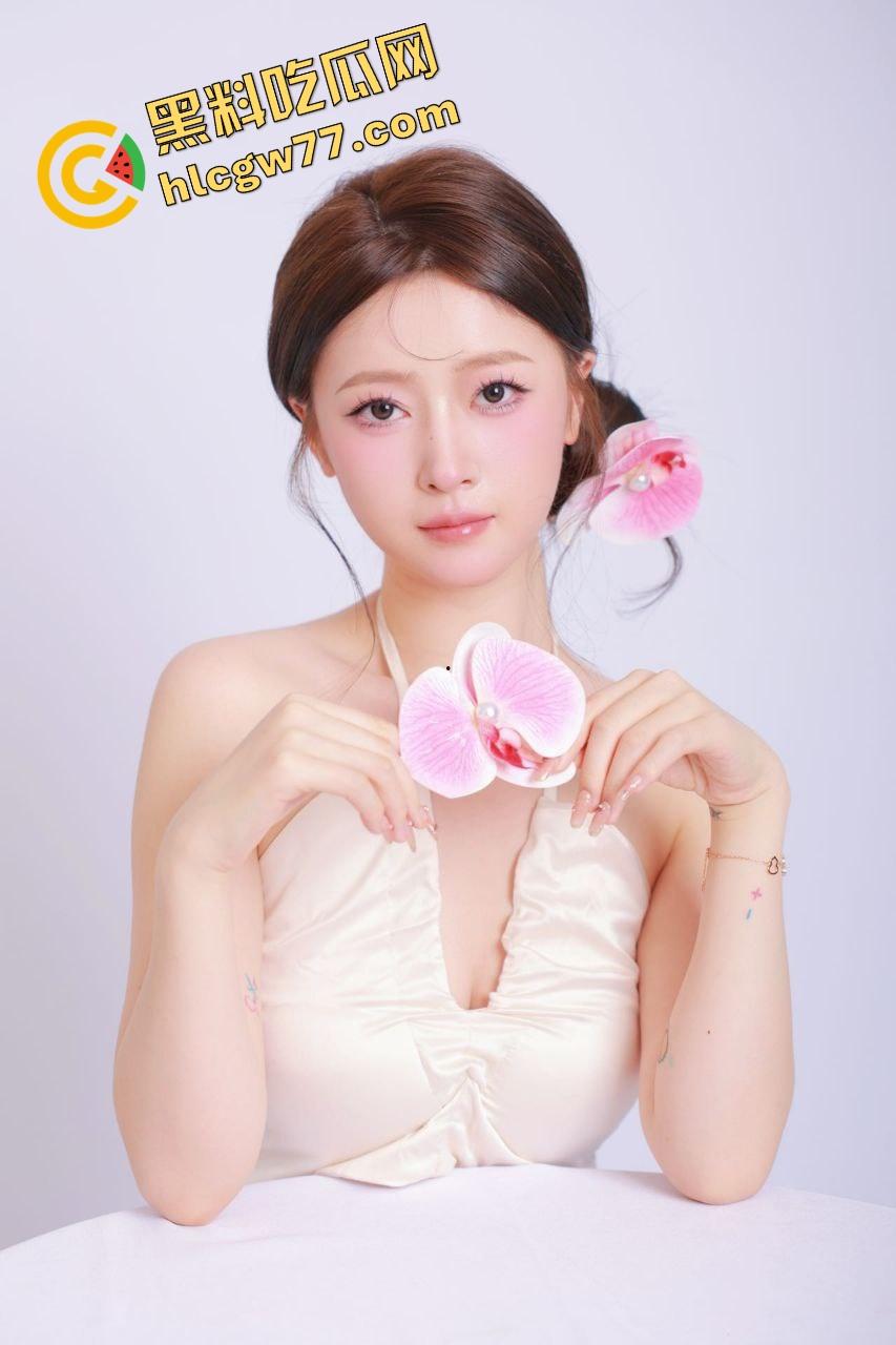 海角 善良的小嫂子 新作 开着门爆操如狼似虎的嫂子 内射后再把丝袜塞入骚穴内!-3