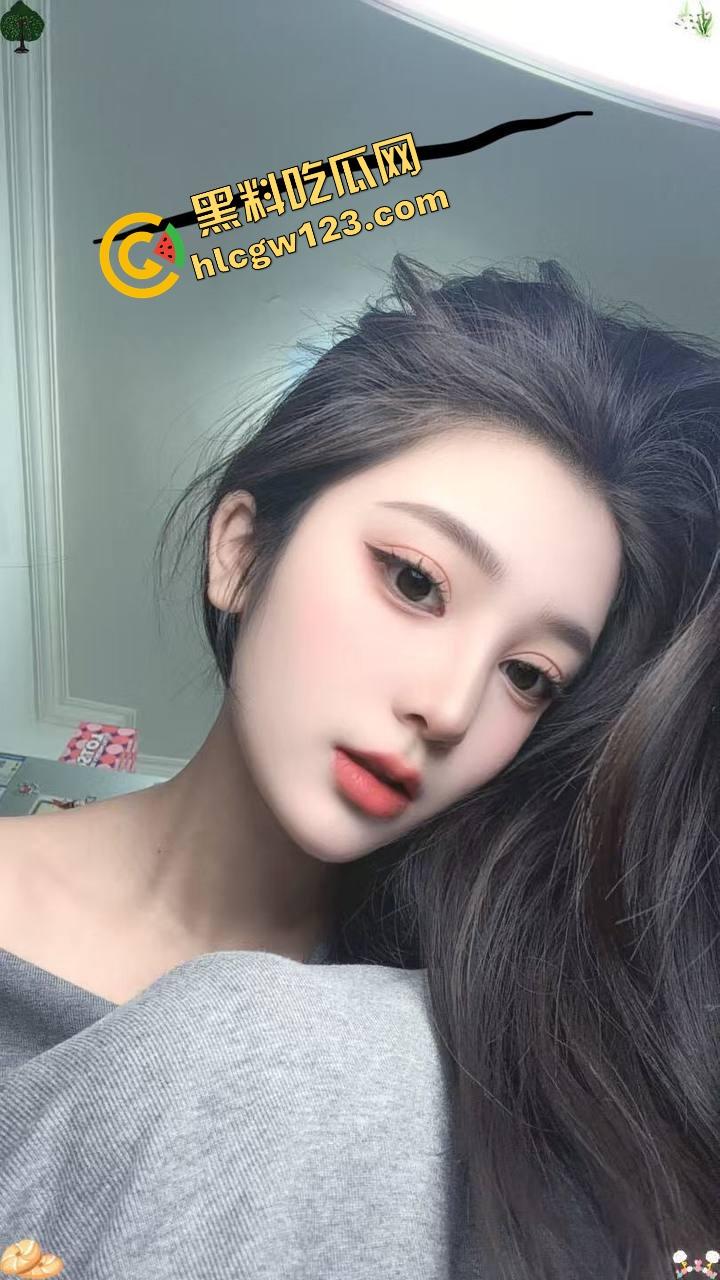 苏州车友群极品骚女【张玖欣】口交爆操，当场被当肉便器爆干，喉交啧啧响，淫叫刺耳舔到男主差点断气！-1