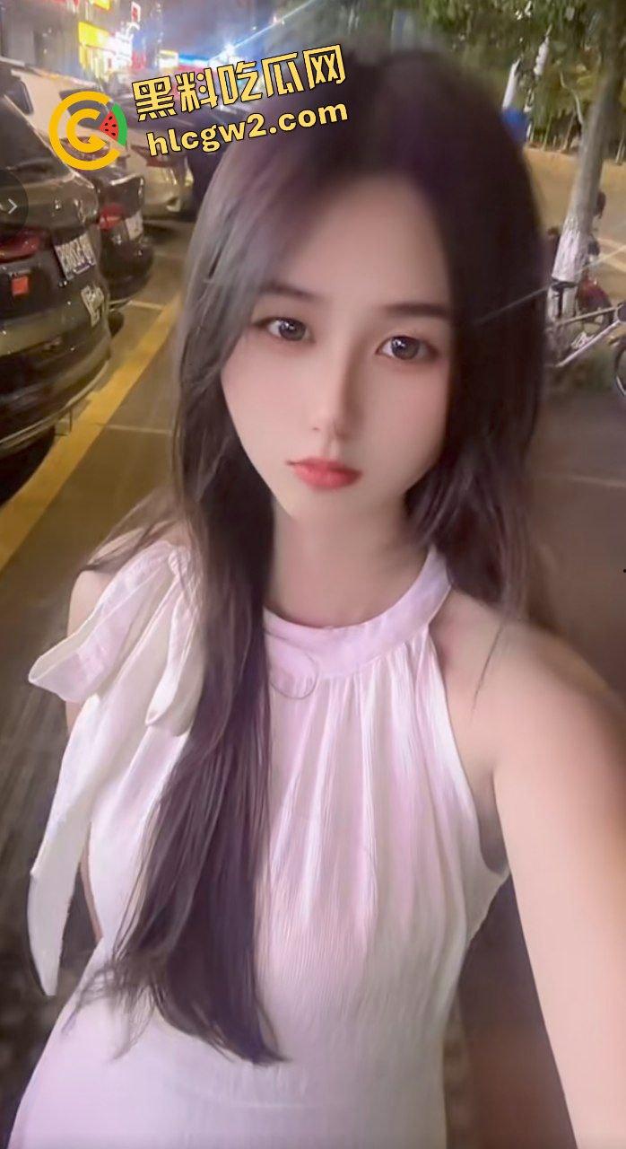 抖音江西农村反差寡妇『10.27』没工作下海做鸡 露奶酒店后入骚逼 独家曝光！-6