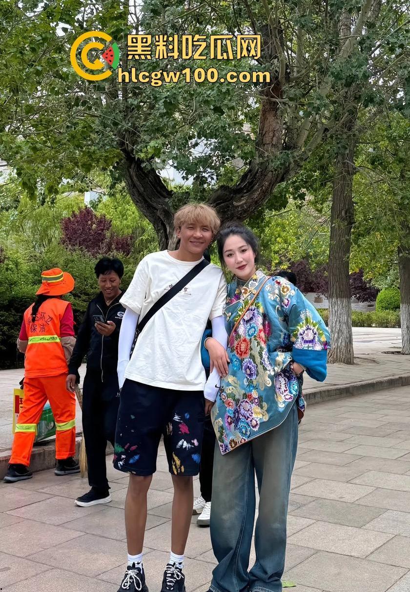 网红劲爆大瓜，青海抖音网红【藏族宋小宝】与【静静.】家中性爱视频流出，静静全程上位，小穴是真的会吸啊！-5