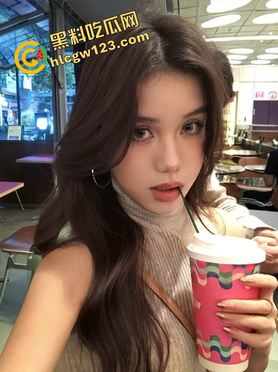 嫂子这腰臀比太顶了，哥哥出差不在家，我直接后入她的大肥臀，忍不住拔枪狂干！肥臀即正义！-3