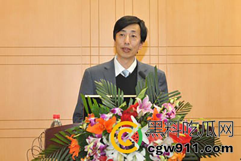 大连广电台长【王卫】，玩5p视频曝光，有著名播音员于洋，还有主持人母女，甚至还有自己师母，玩的真花花啊！-8