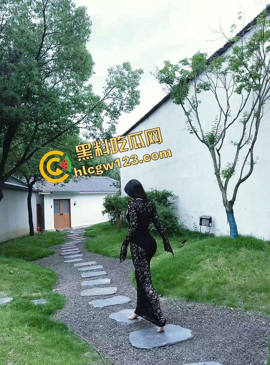 宁波摩天轮上疯狂野炮，骚女坐上去骑到飞起 哥们拿着旗舰手机超清偷拍全过程 群里分享给兄弟吃瓜！-6