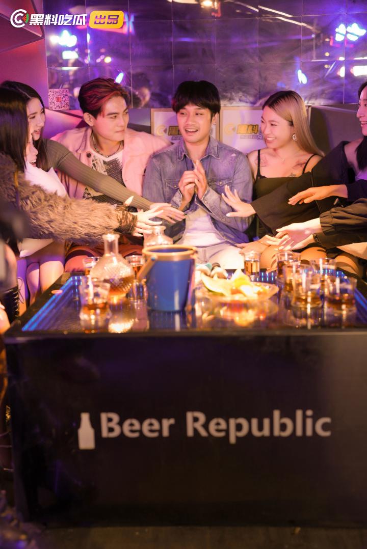 黑料吃瓜网出品-《江南第一小屌童锦程798&吴柳芳之花小龙&王老师爱情故事》第四集！-3