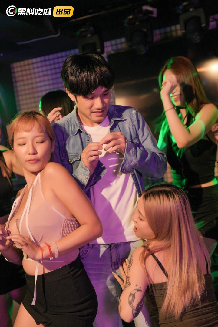 黑料吃瓜网出品-《江南第一小屌童锦程798&吴柳芳之花小龙&王老师爱情故事》第四集！-9