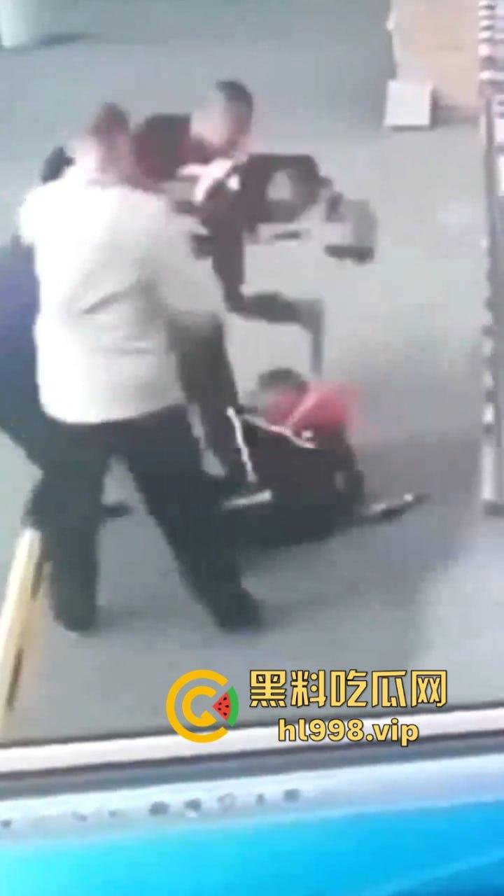 吉林初二男生被同学霸凌 父亲持刀怒杀校霸 太血腥但太爽了！-4