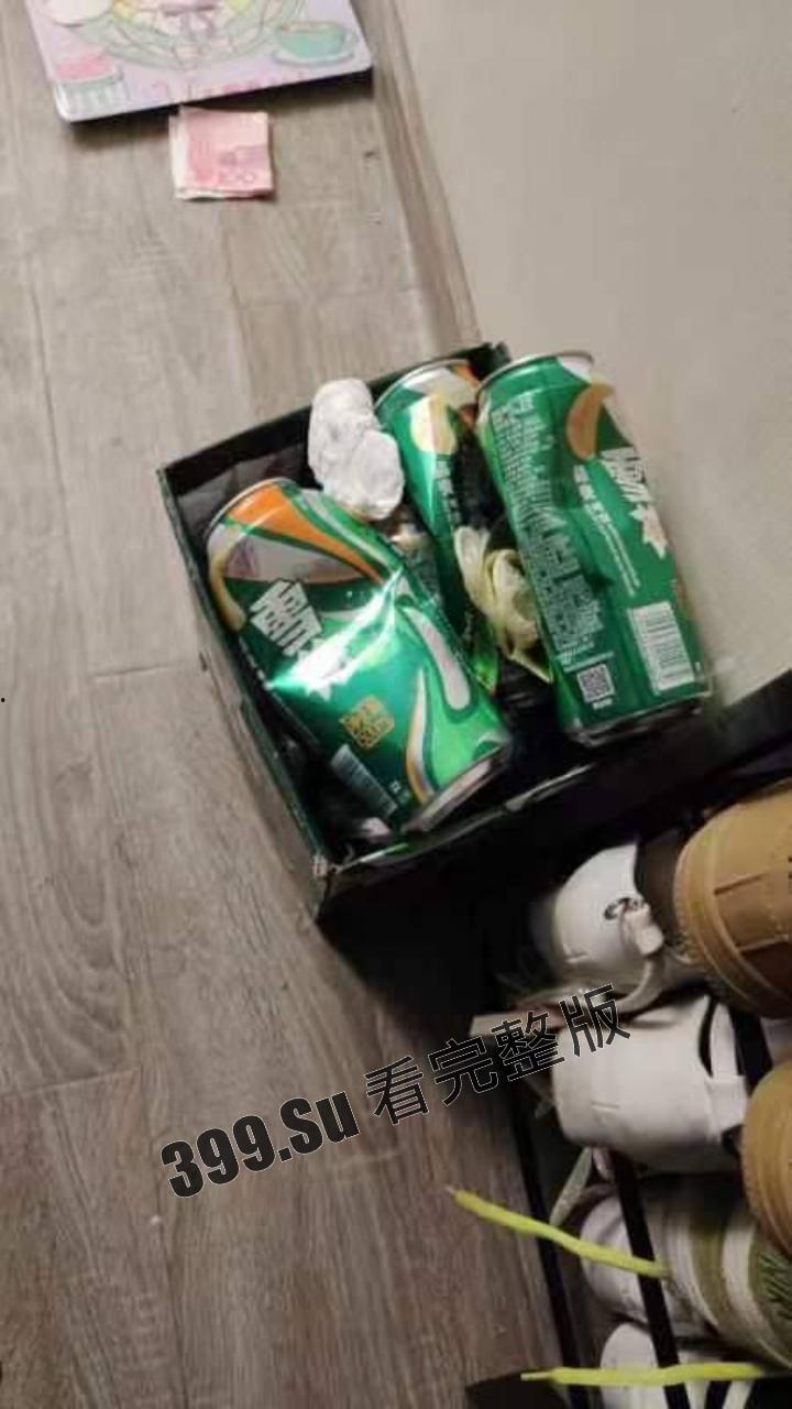 离谱！女学生自营卖淫可接受3P 给男友戴绿帽 谎称在ktv做行政，被闺蜜戳破谎言 ，房间全是避孕套，最后还给送进局子-13