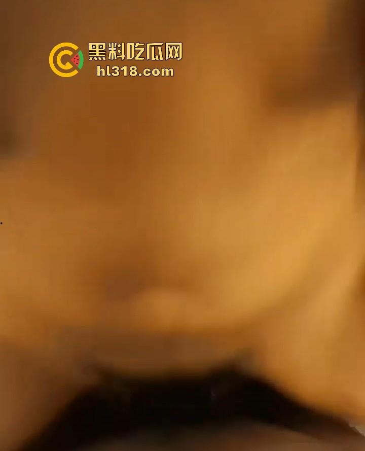 湖南技术职业学院【葵小莹】露脸性爱视频曝光，渴望精液的反差母狗，镜前被火爆后入，口爆吞精！-3