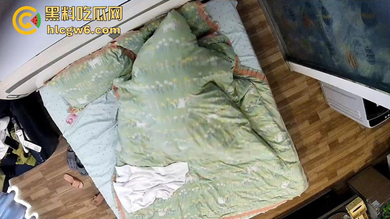 上帝视角直击小情侣酒店打炮被偷拍流出，细腰丰臀女友被操到嗷嗷浪叫，男友花样多到把床差点干散架！-4