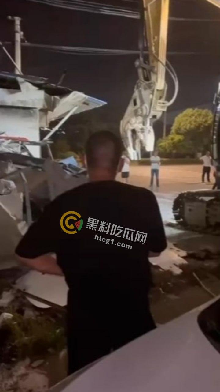 扬州西湖镇7月11日强拆风波，神秘人员暴力殴打致多人住院！-8