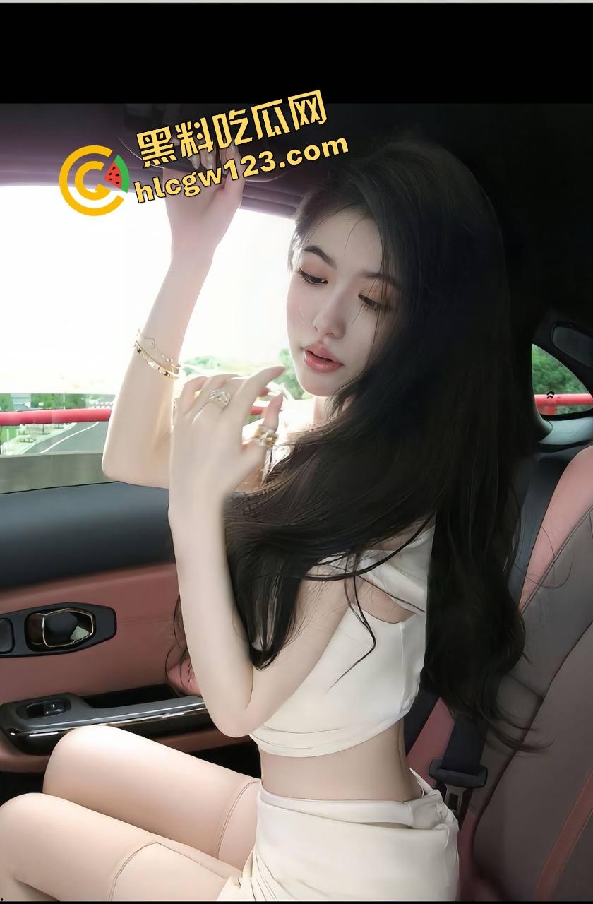 约炮大神睡白袜长靴学姐镜前舔棒到爆炸，黑丝足交舔得肉棒发烫秒杀全场，骚穴深处被顶炸！-6