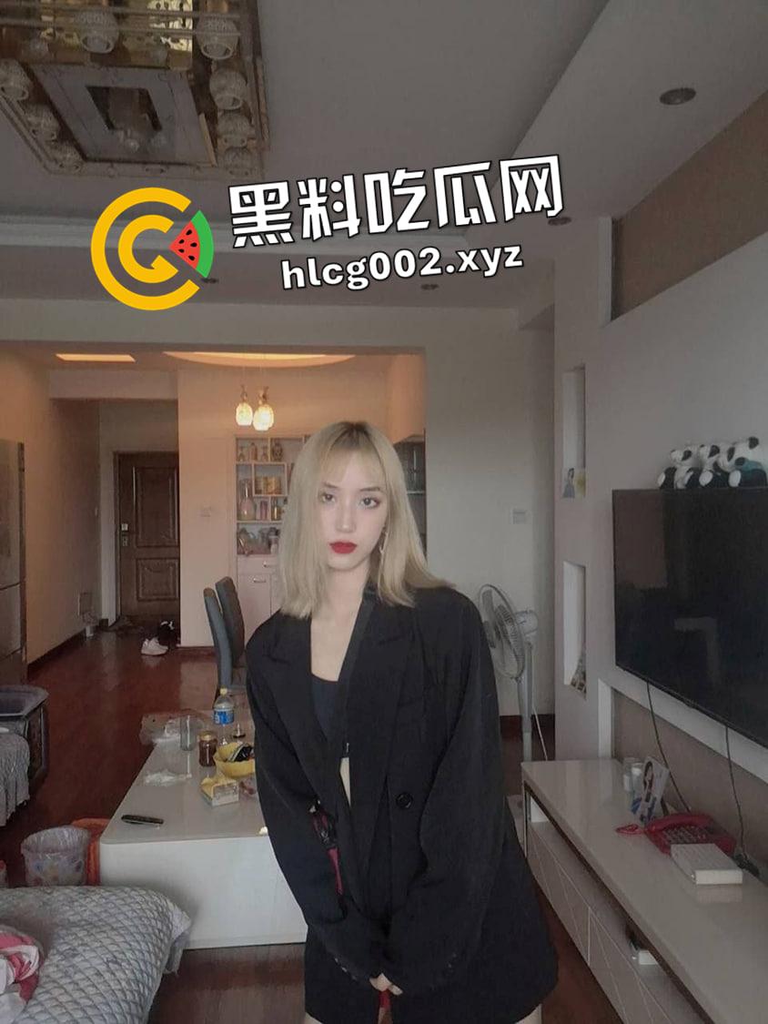 南京艺术学院女大学生宿舍露出！舞蹈生的修长美腿 未经开发的美鲍鱼 秀色可餐啊-5