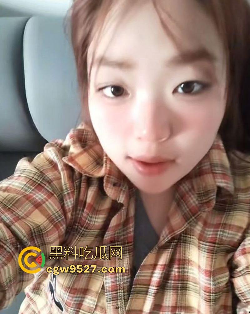 浙江体育大学极品嫩妹【赵卉香】不雅视频流出，清纯少女私下却欲望极强，自慰时手指猛扣嫩穴，淫水四溅！-1