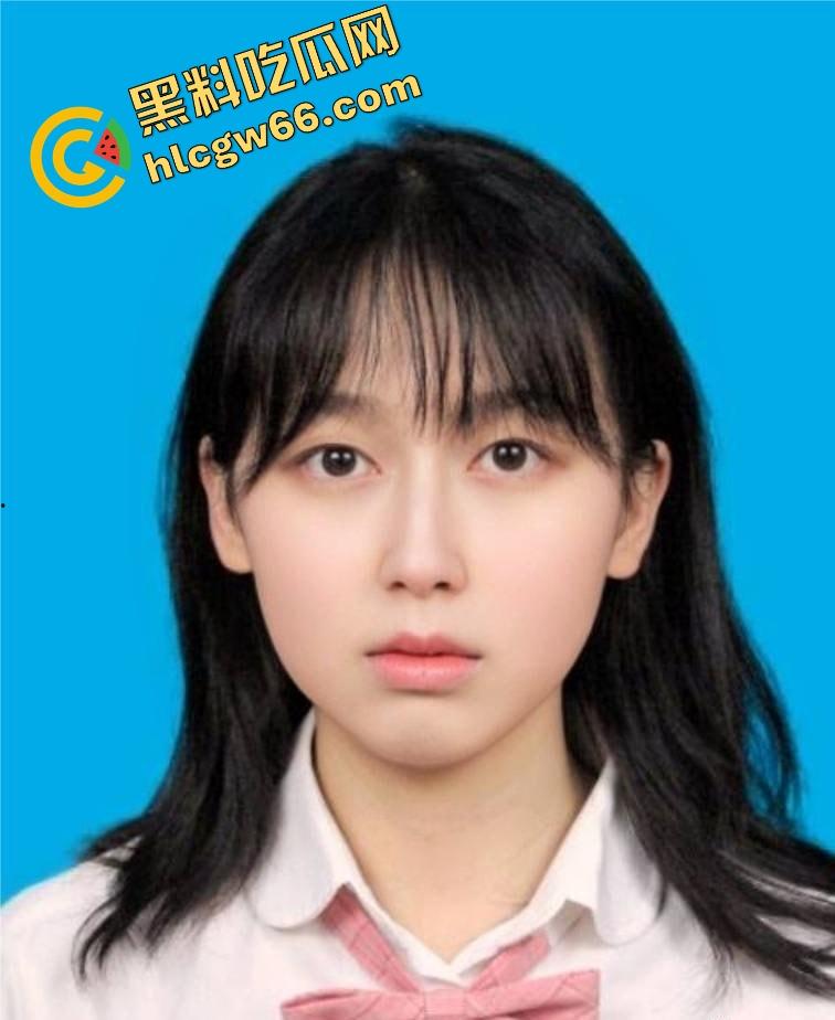 重庆邮电大学骚女【李启丹】口爆片疯传！舔屌技术堪比职业鸡，骚浪尖叫听得人鸡巴都颤！-3