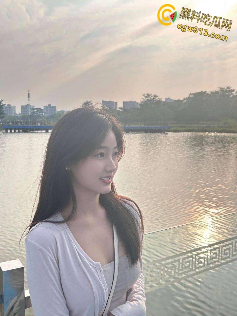 微胖才是极品，酒吧约炮爱穿情趣内衣的小坦克，蒙眼调教跪地口交，无套后入肉感翘臀 ！-2