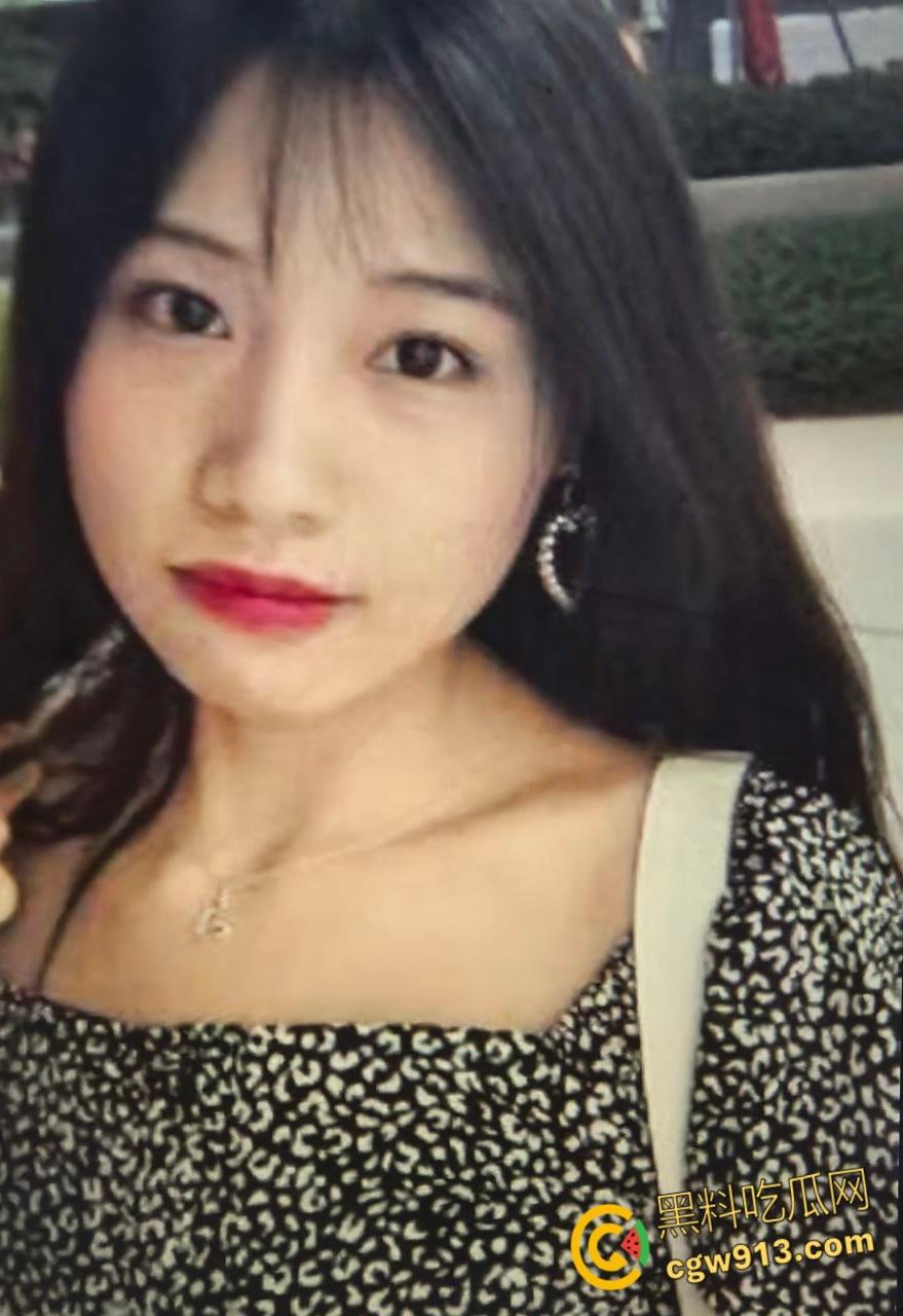 河北承德少妇【冯伟】,三十如狼四十如虎,背着老公偷情男大学生,黑丝翘臀疯狂打桩后入 !-2