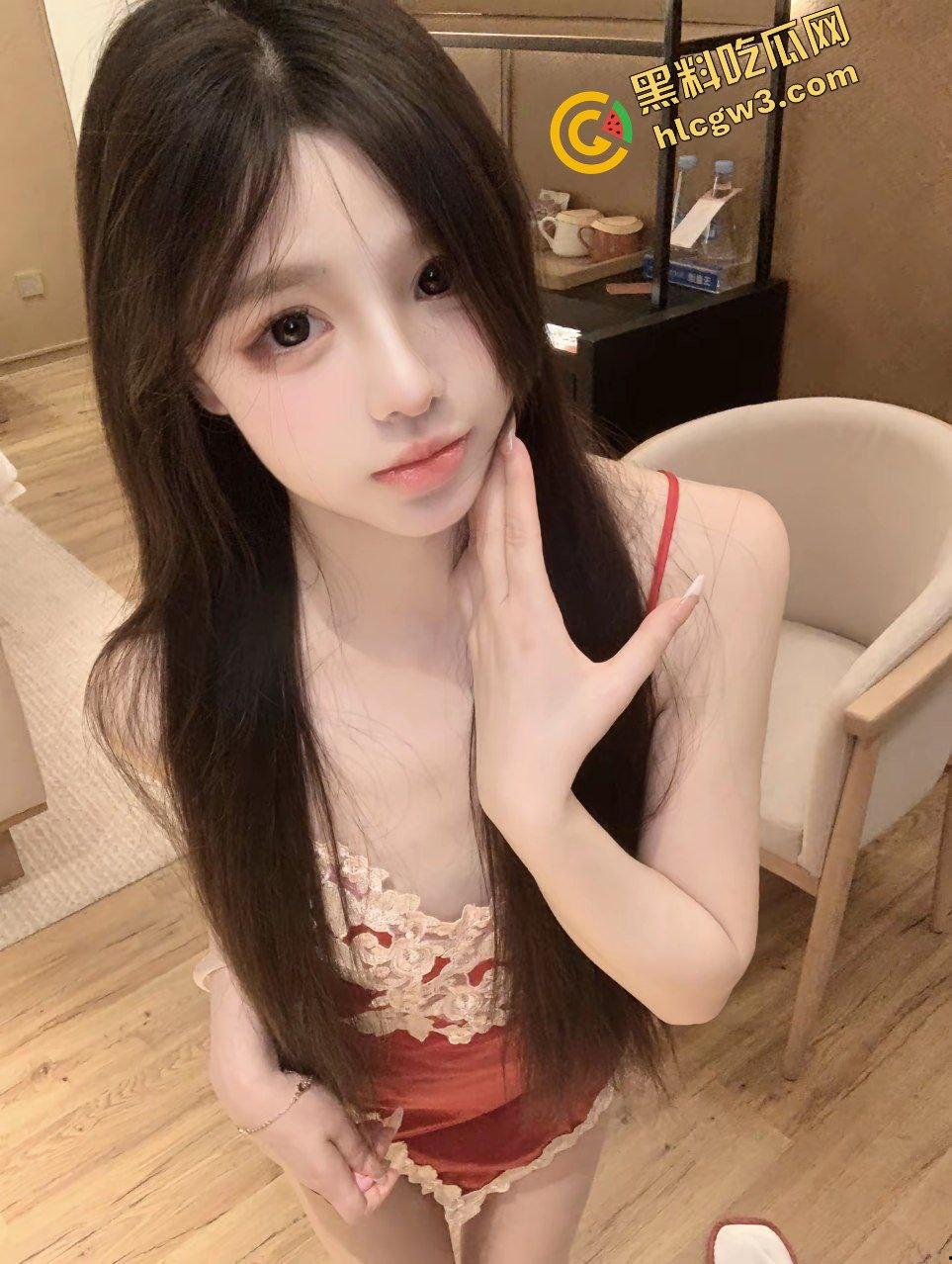 抖音青春少女清纯大奶反差网红『小m』黑丝捆绑淫字调教 Buff叠满暴操黑森林 独家曝光！-6