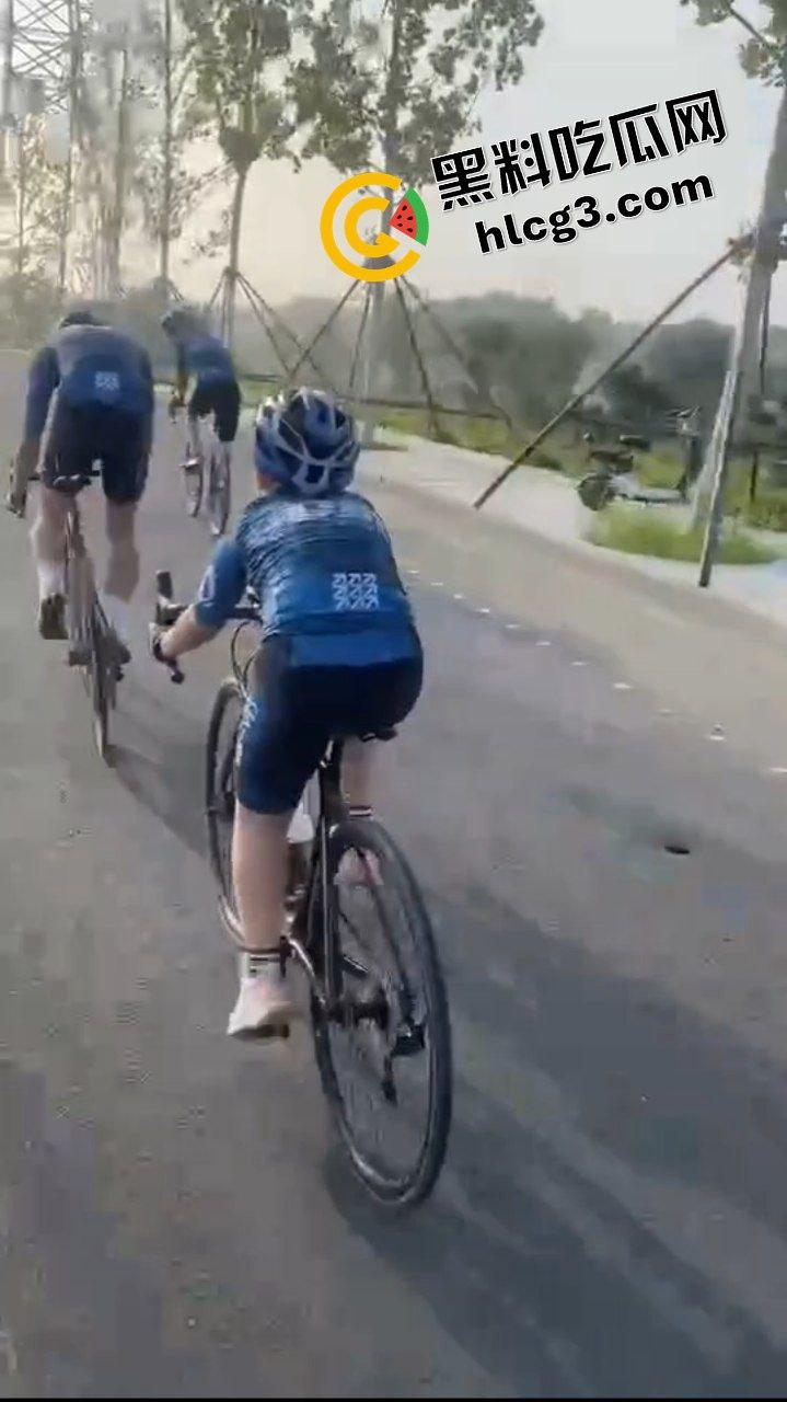 汽车碾头事件！保定雄安12岁男孩骑车摔倒被车辆碾压 头破血流 不治身亡！-6