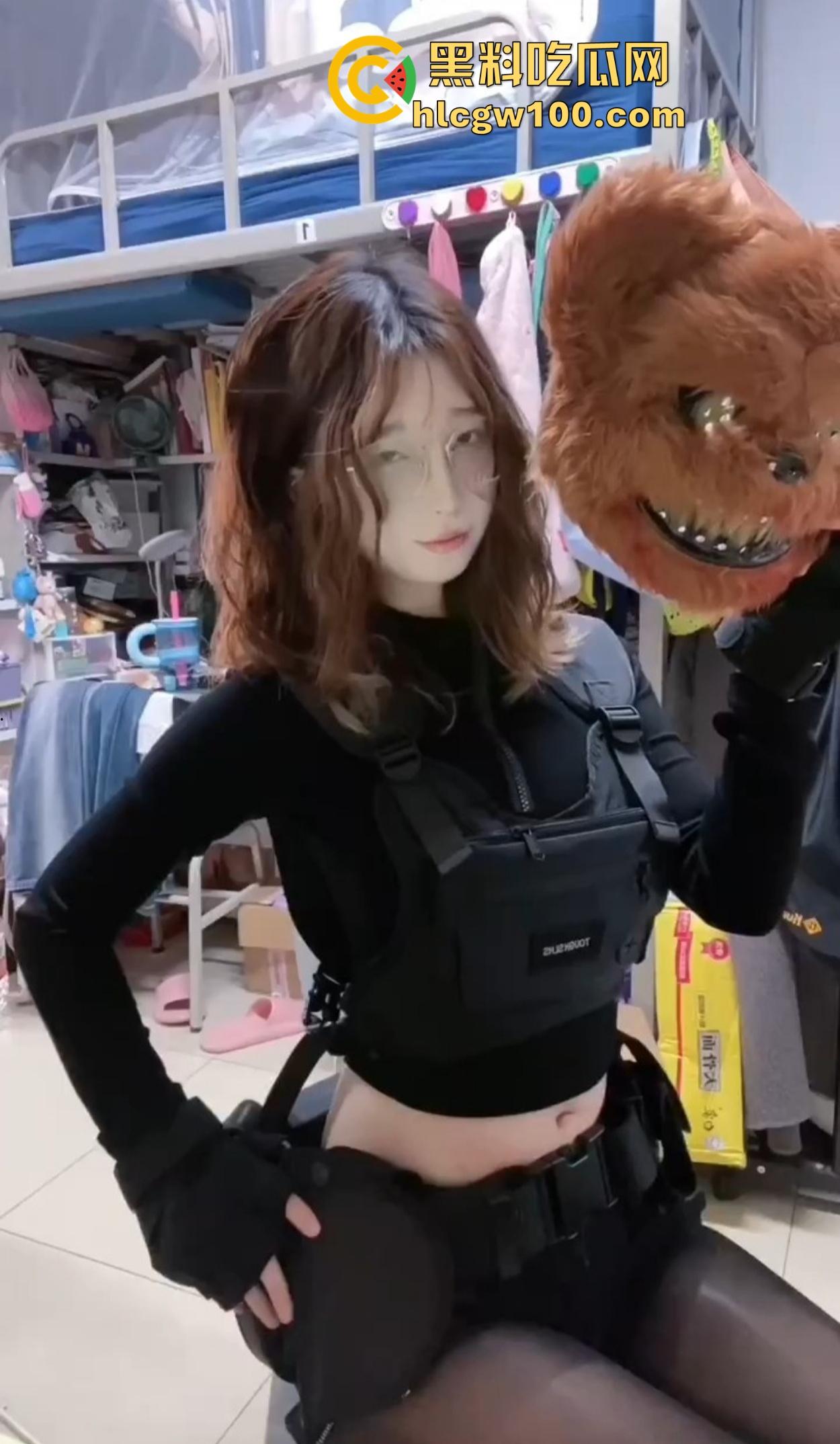 福建大学骚逼【黄美琳】宿舍玩盯射,好好的书不读天天卖榨精素材,有人说她能盯到爽,我是真不懂这爽点在哪?-10