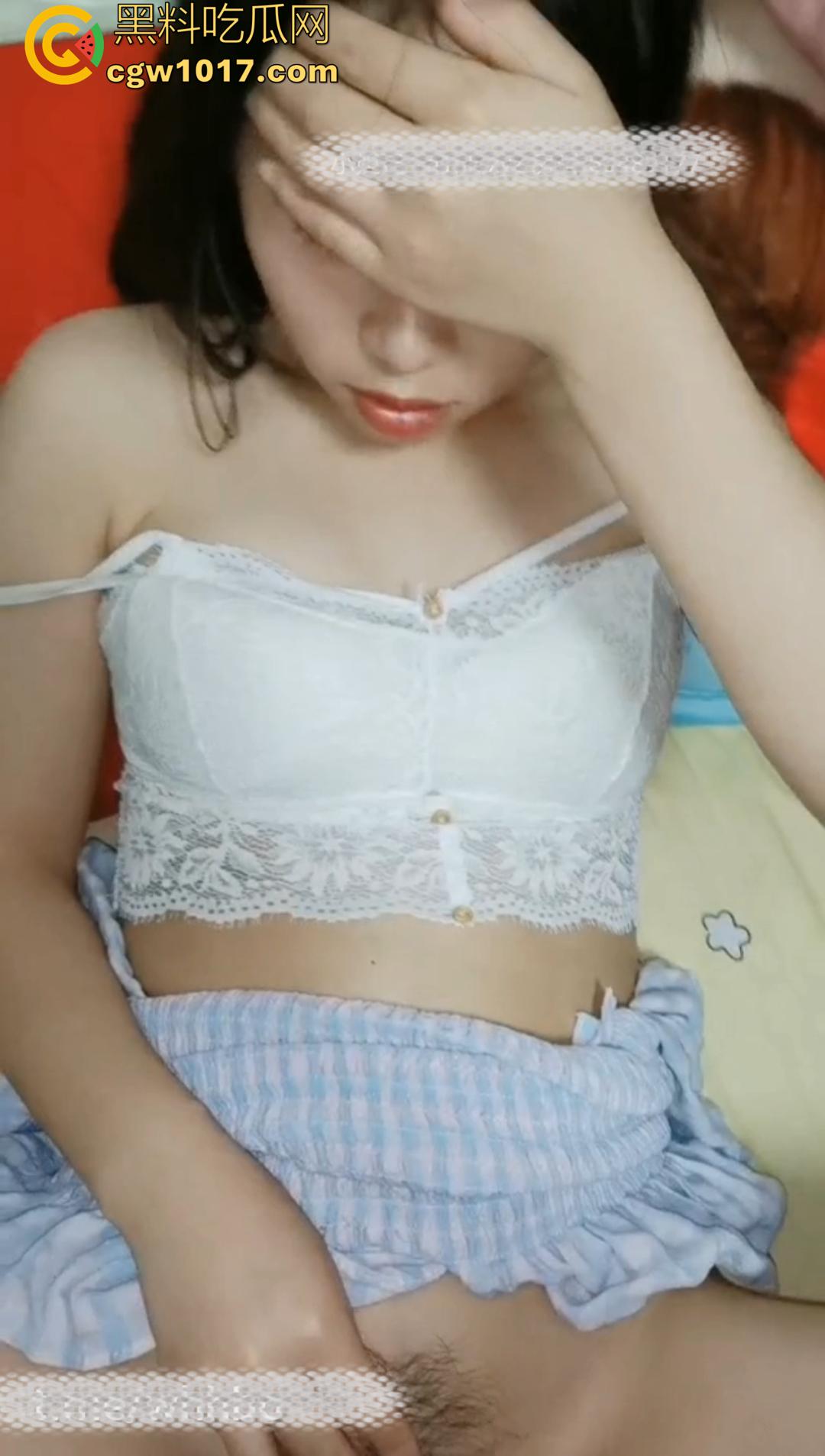 黄色主播花天价真实破处！高中巨乳妹子被开苞，插进去血流整个鸡巴上都是 妹子嗷嗷喊疼！-7