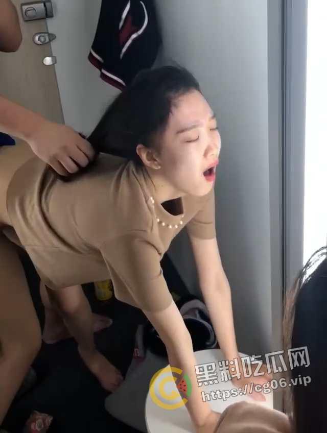 顶级颜射!杭州健身房女教练大战会员 健身房内后入 这阿黑颜颜射完美诠释了什么叫臭母狗肉便器阿-4