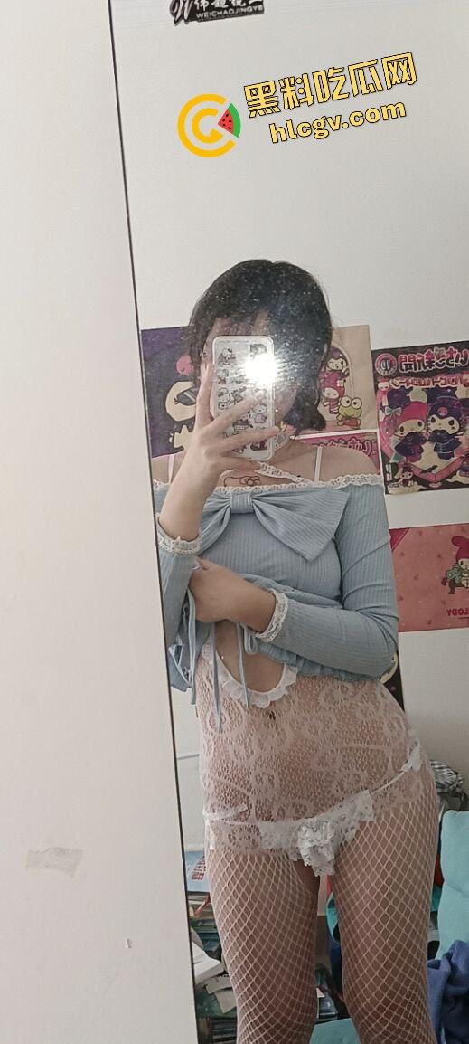 瓜友投稿大学妹子【林烟】私拍流出！宿舍自拍自慰天天给他看，骚逼十足直接曝光！-11