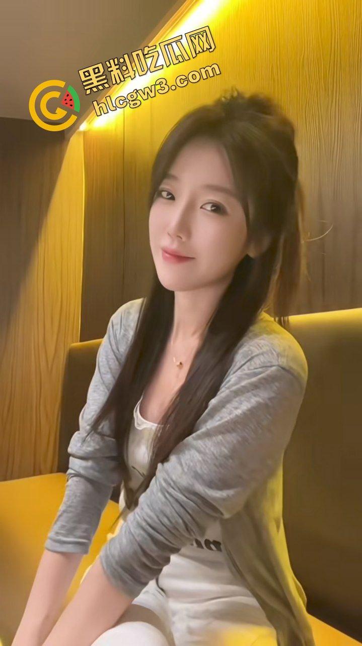 四川现代职业学院反差婊贱逼货『韩爱伊』异地恋周末约炮单男 男友查岗曝光骚逼上位！原创独家流出！-7