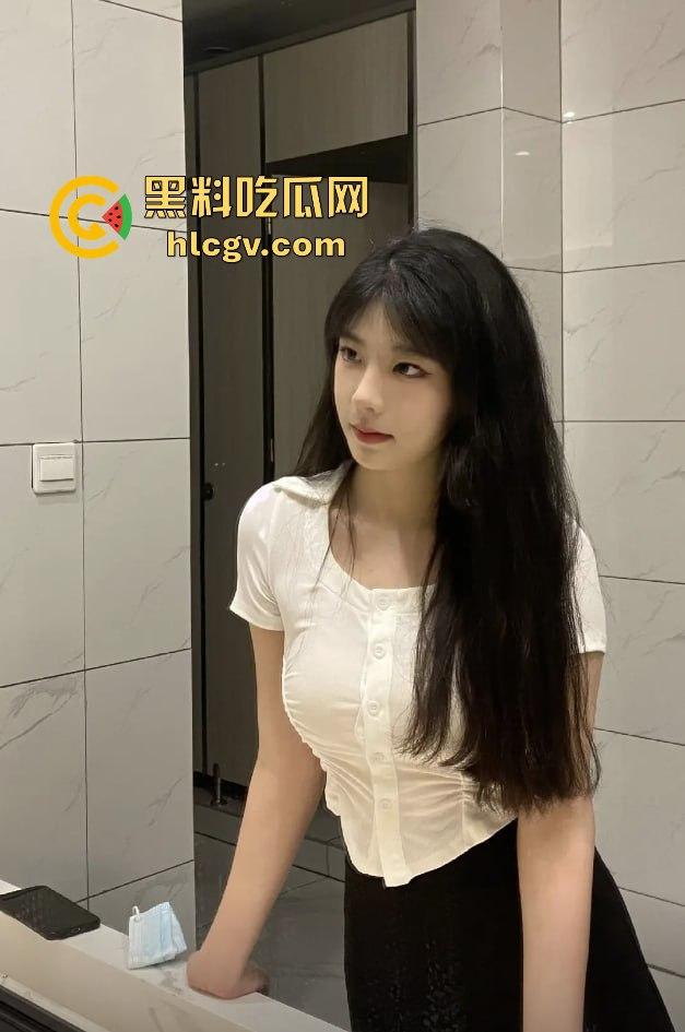 抖音48万粉丝女网红『呼小叫』成电子飞机杯?直播天天等火箭等不到,粉丝来捣一管射完就走!-8