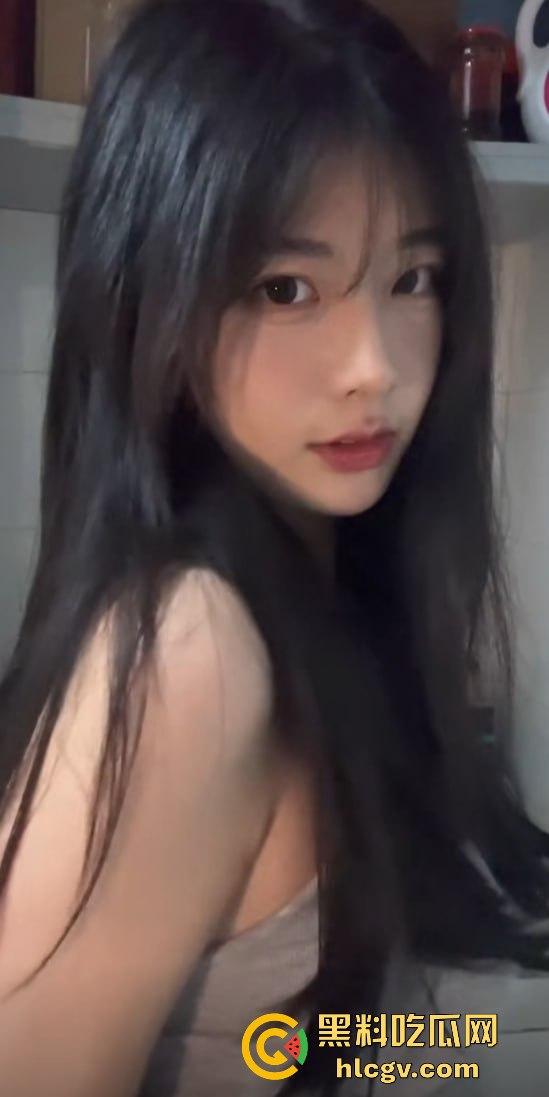 抖音48万粉丝女网红『呼小叫』成电子飞机杯?直播天天等火箭等不到,粉丝来捣一管射完就走!-18