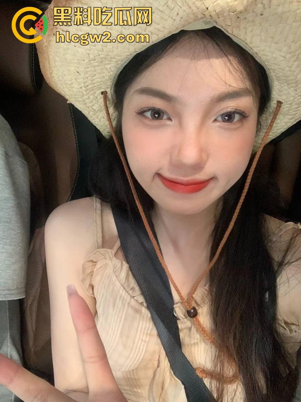 瓜友独家爆料大学同学毕业聚会后酒店偷搞 极品颜值身材的妹子有男友不让拍，只能偷偷来！-4