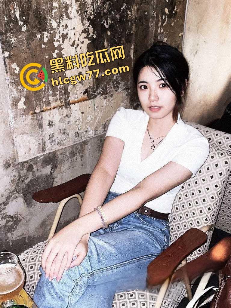 南宁甜美女老师【柳林依】白天教书育人，晚上换粉嫩穿搭被炮友操到嗷嗷叫，反差骚货天花板！-3