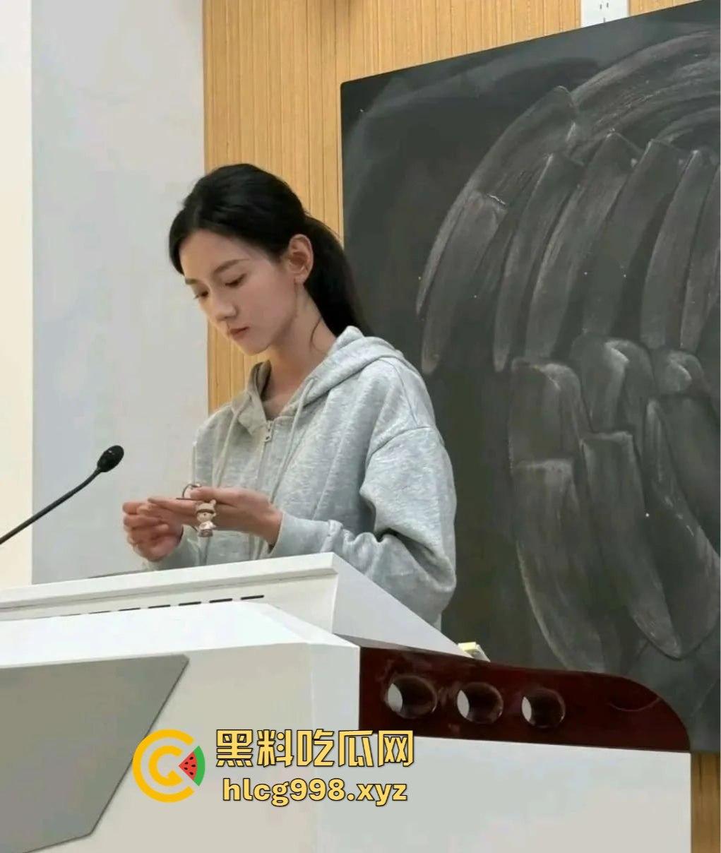 于正新签女艺人『张婉莹』塌房速度惊人！上午签约下午就爆曾在河南当老师做爱视频流出还逼原配打胎！-26