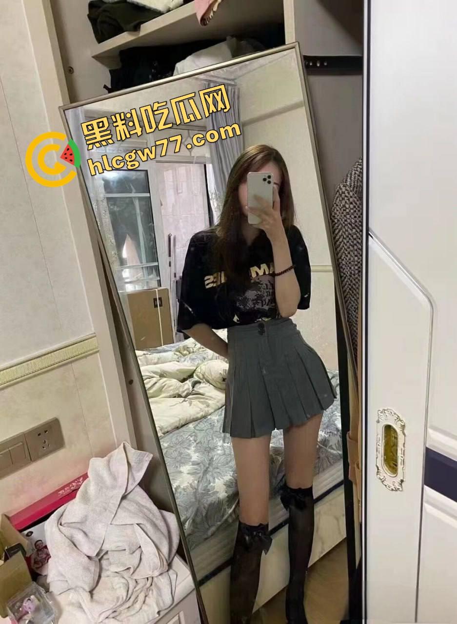 保定学院南校区高颜值女学姐【宋悦】给金主舔棒观音坐莲被干爆  舔狗全员破防！-5