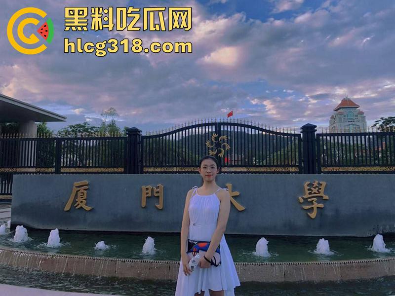 厦门大学厕所曝光女辅导员,大奶母狗【廖若樟】被曝出自慰视频,肤白奶大鲍鱼粉嫩,实在太诱人了!-3