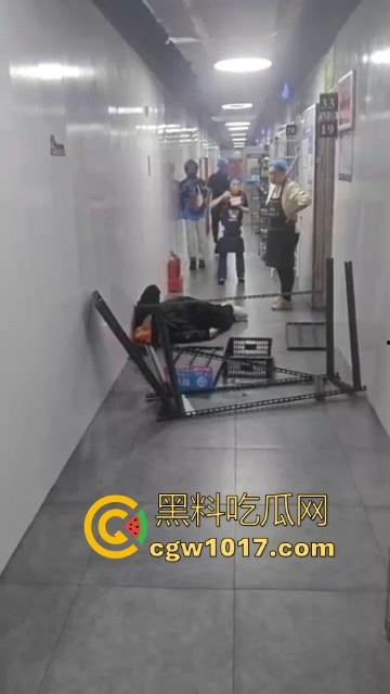 21世纪外卖员经典战役，美饿大战、出餐口大战后厨等等名场面，当今社会最不好惹的一群人，生死看淡不服就干！-4