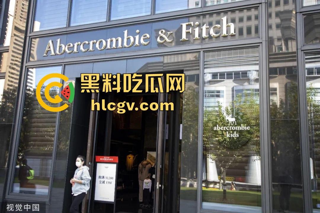 80岁A&F前CEO老淫魔『迈克尔·斯坦顿』被捕!假借男模招聘实则大玩下药交易,与百名男模的秘密曝光!-11