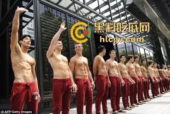 80岁A&F前CEO老淫魔『迈克尔·斯坦顿』被捕!假借男模招聘实则大玩下药交易,与百名男模的秘密曝光!-13