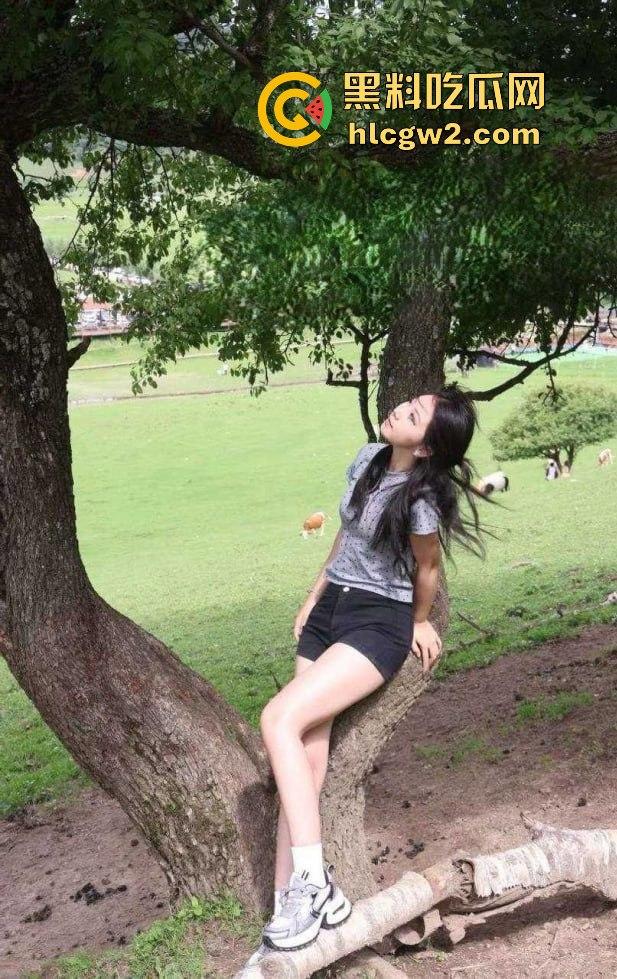 兔女郎装扮求金主 西安欧亚学院【李思雨】做外围兼职，谎称见闺蜜却飞全国卖骚，男友怒爆私密视频！-4