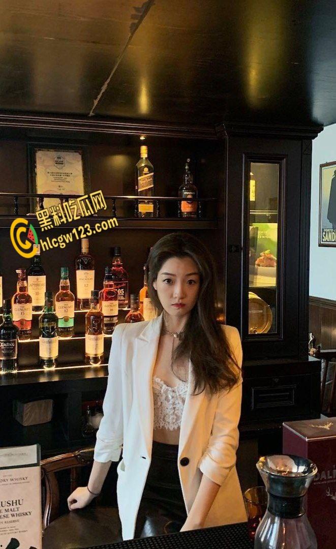 刚毕业清纯小护士，萝莉脸甜美得像初恋，脱下白大褂骚到爆！白嫩翘臀情趣装勾人 !-2