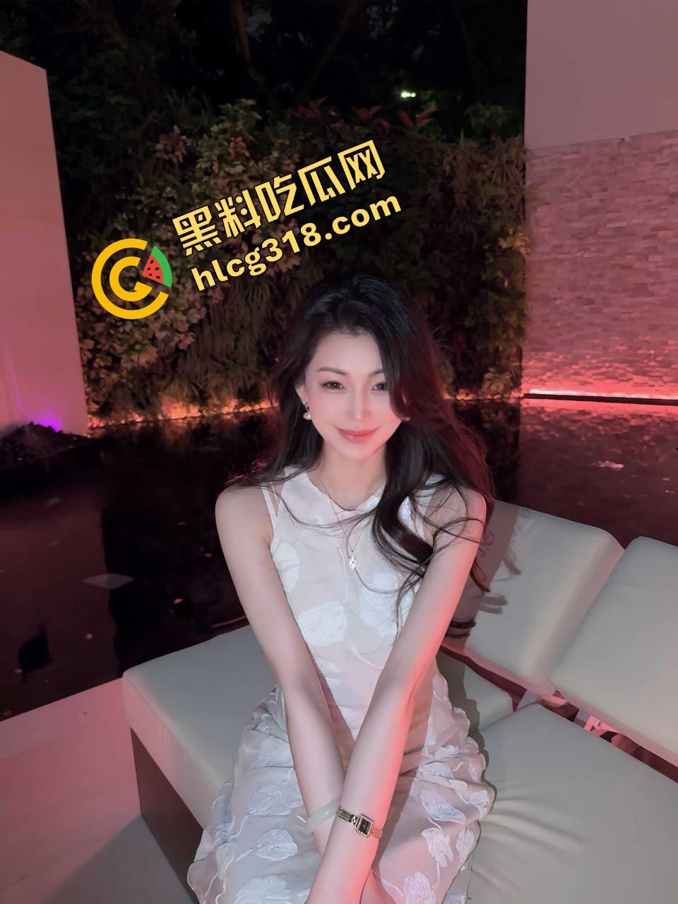 加州留学生『钱兮娜』被满身性病黑屌狂操到失魂，骚逼淫水喷泉炸裂，这么恶心鸡巴也舔得嗨，这很难评！-1