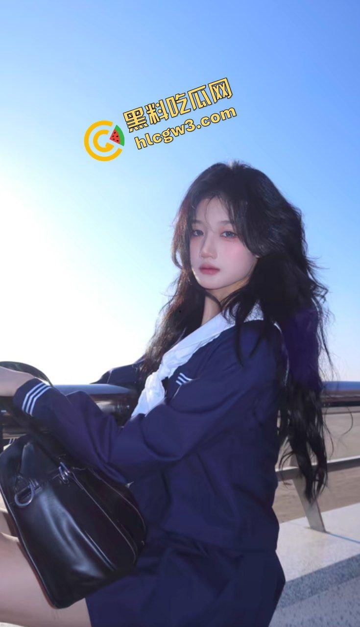 抖音纯欲双胞胎姐妹『是咯于咯』反差姐姐『潘琳』私下与大哥后入打夜炮！独家曝光！-4