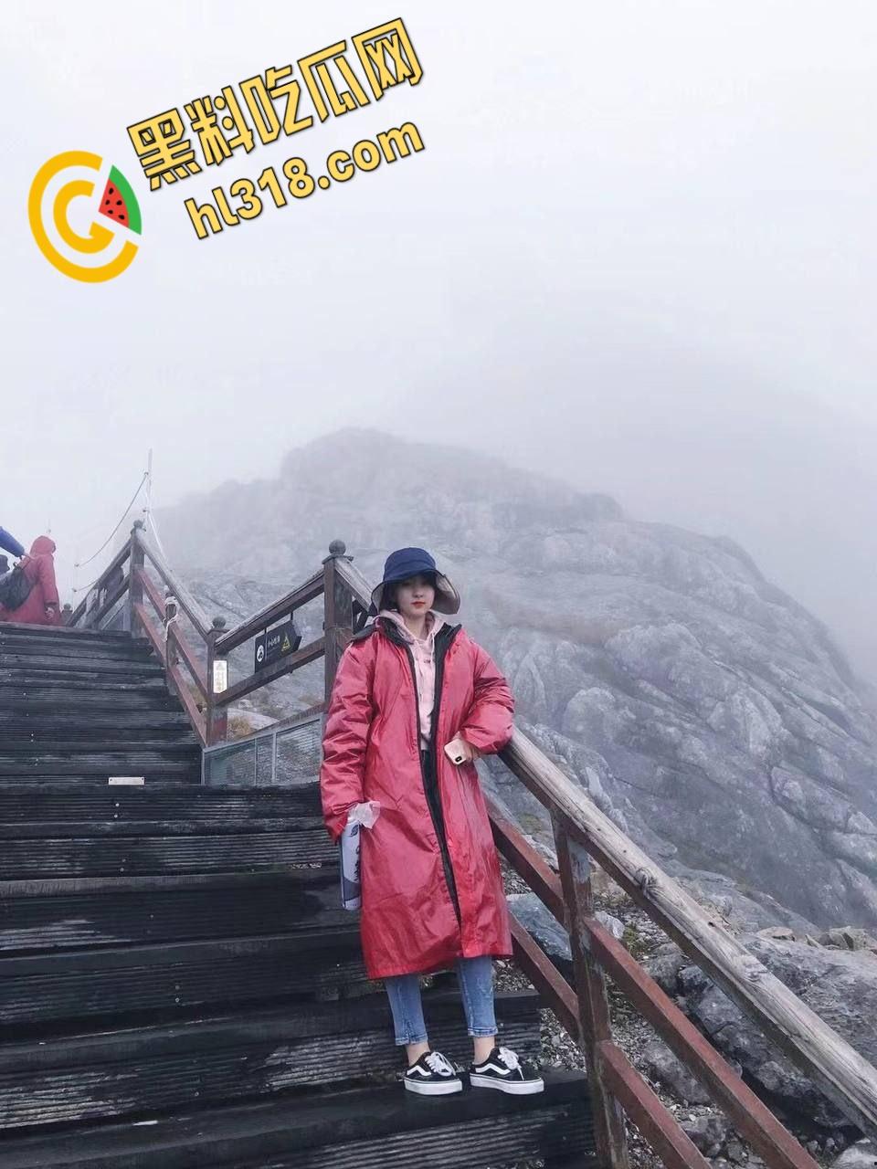 天津音乐学院表演系【徐天甜】，新疆妹子被包养露脸口爆，性感内裤被塞到嘴里，体操服美臀后入狂插 !-3