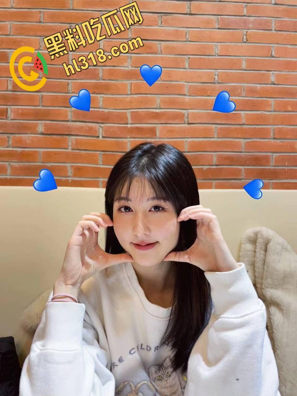 天津音乐学院表演系【徐天甜】，新疆妹子被包养露脸口爆，性感内裤被塞到嘴里，体操服美臀后入狂插 !-5