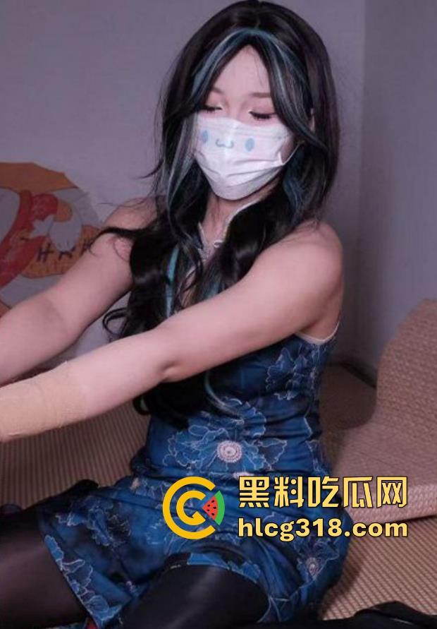 海角乱伦【爱吃雪糕啊】最新力作！穿着黑丝旗袍跳诱惑哥哥 纯纯打桩机 狠狠把其无套内射了！-5