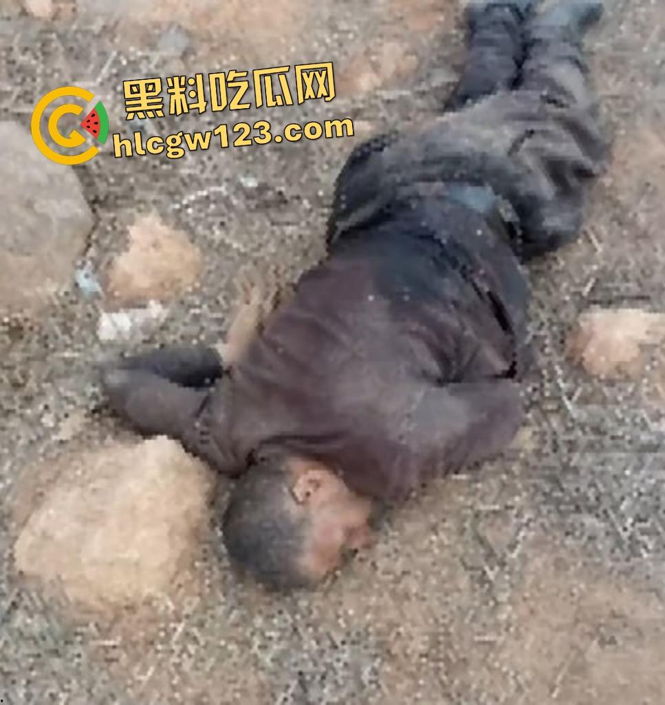 加沙暴徒踩以色列人质如蹦床！分尸虐杀血腥，扬言以色列人是孬种！-2