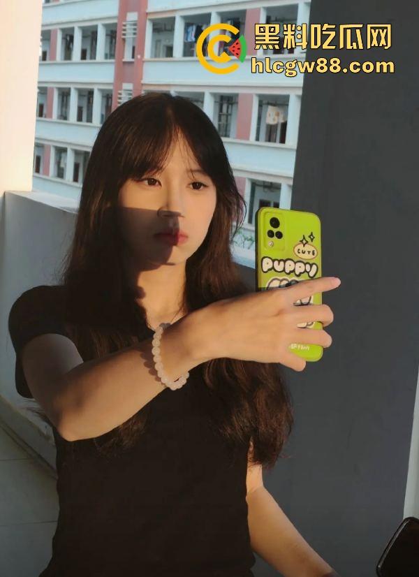 19岁师范浪娃『庄小慧』不恋爱只操炮，周六酒店速干嫩洞来一发，网上母狗骗子横行，兄弟们捅逼别翻车！-1