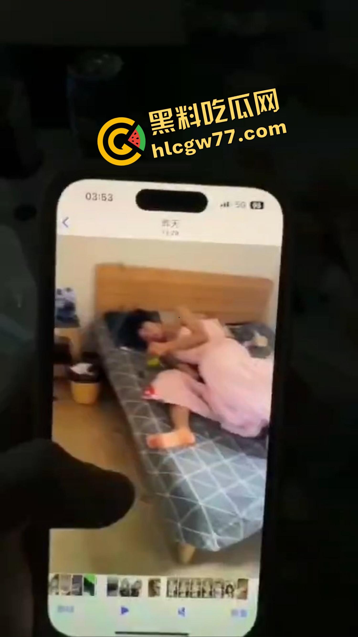 重庆高颜值女网红一边装处女一边玩出轨，两段说辞打脸， 一次出来卖和第二次出来卖的故事？-10