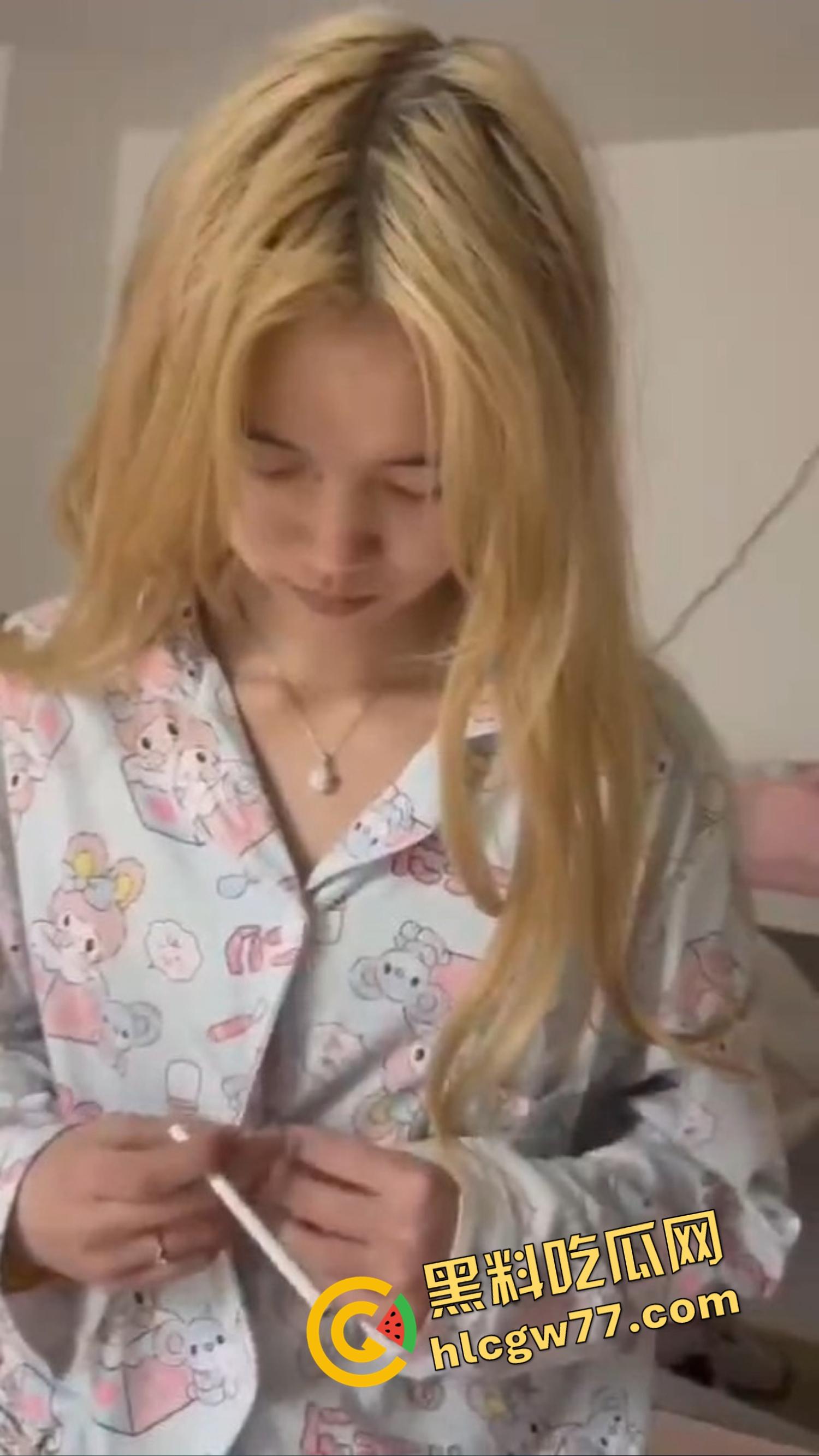 重庆高颜值女网红一边装处女一边玩出轨，两段说辞打脸， 一次出来卖和第二次出来卖的故事？-13